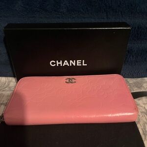 CHANEL Pink Camellia Quilted Zip Wallet